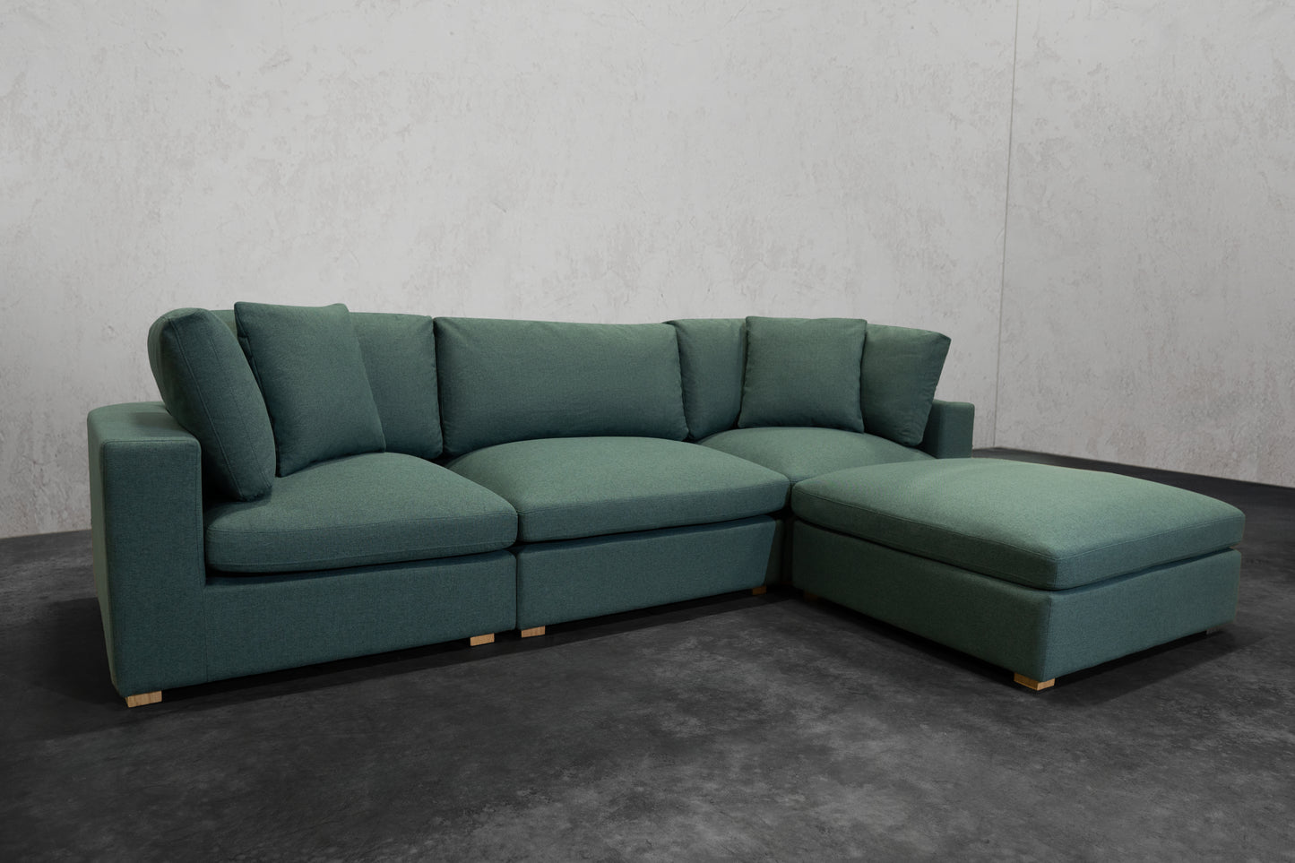 NEXUS 4-SEAT CHAISE SECTIONAL