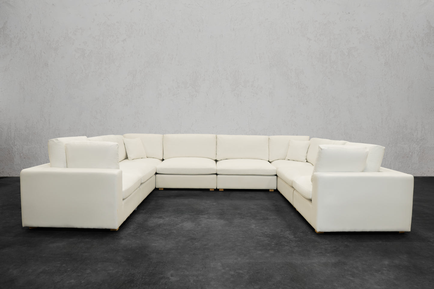 NEXUS 8-SEAT CLOSED RELAXED SECTIONAL