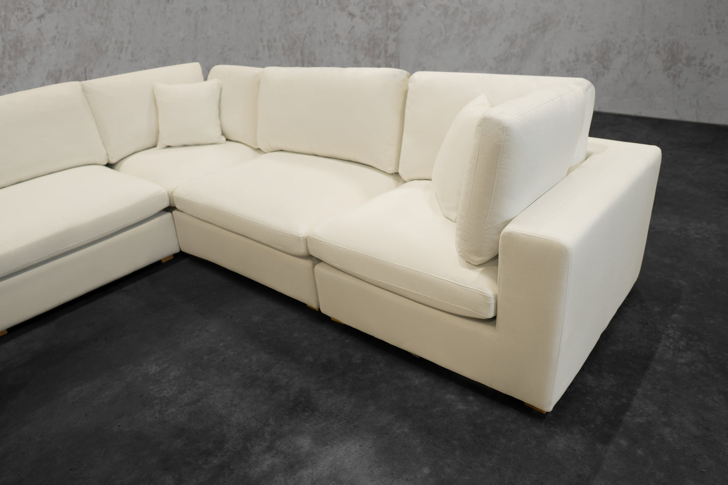 NEXUS 8-SEAT CLOSED RELAXED SECTIONAL