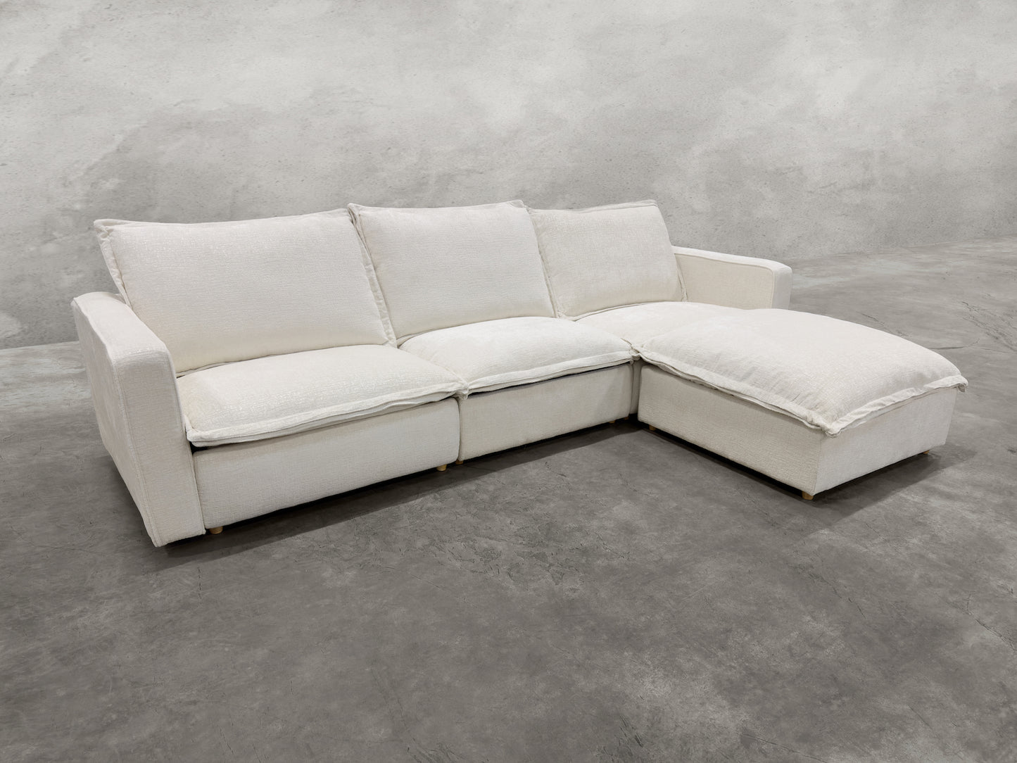 NIRVANA 4-SEAT CHAISE SECTIONAL