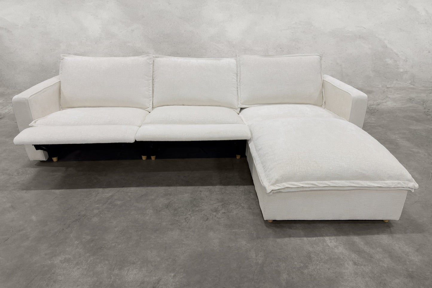 NIRVANA 4-SEAT MOTION RECLINING CHAISE SECTIONAL